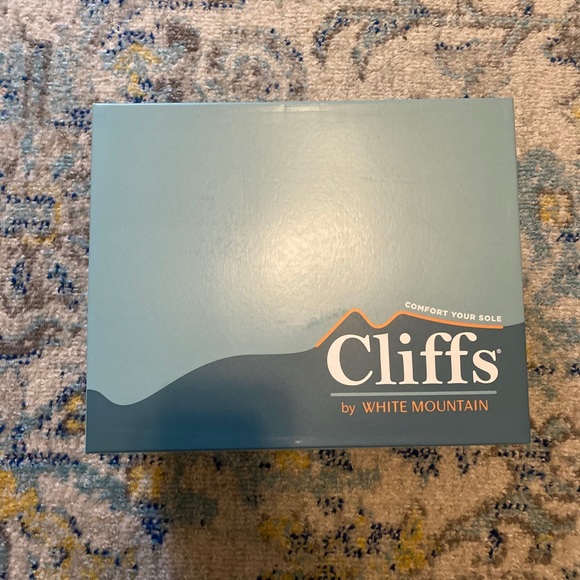 NWT Paddington fur lined ankle lace up boots by Cliffs by White Mountain - Picture 5 of 10